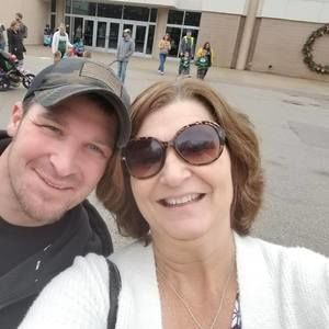 Meet your Posher, Debbie